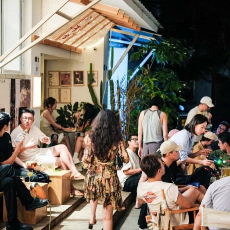 Chengdu Nightlife: Discover Hidden Bars with a Local Friend - Who Should Consider This Tour?