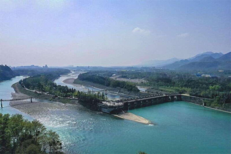 chengdu-panda-base-and-dujiangyan-one-day-private-tour
