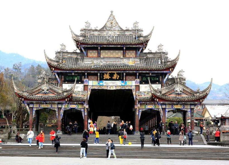 chengdu-panda-base-and-dujiangyan-one-day-private-tour