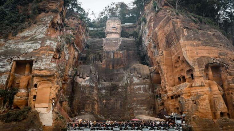 chengdu-panda-base-and-leshan-giant-buddha-one-day-tour
