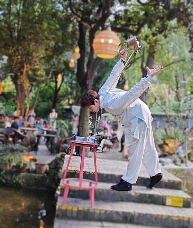 Chengdu: Panda Base, Snack, Tea, Folk Show, Kuanzhai Alley - FAQ