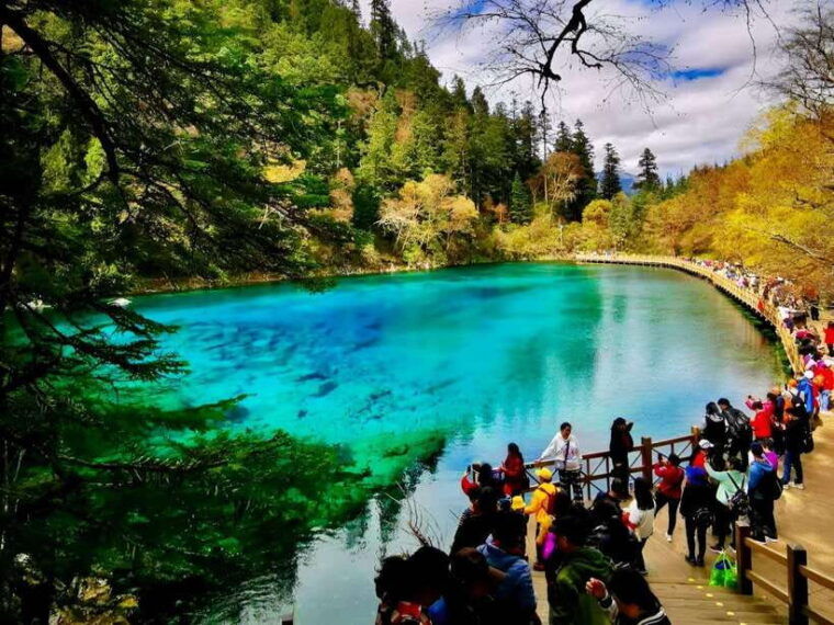chengdu-private-2-day-huanglong-jiuzhaigou-tour-by-train