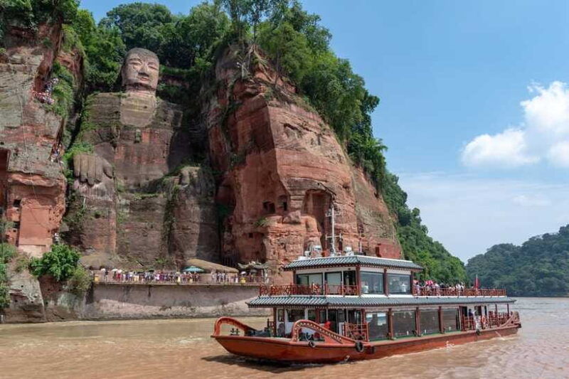 chengdu-private-day-tour-to-the-leshan-giant-buddha