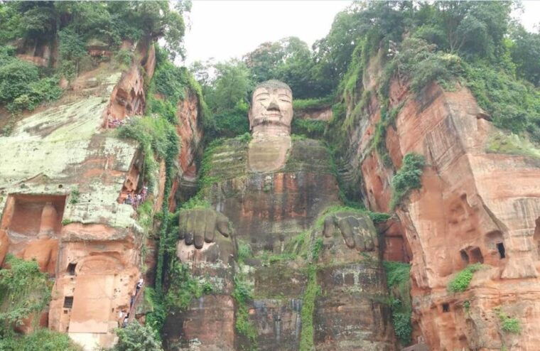 chengdu-private-tour-of-leshan-buddha-and-panda-base