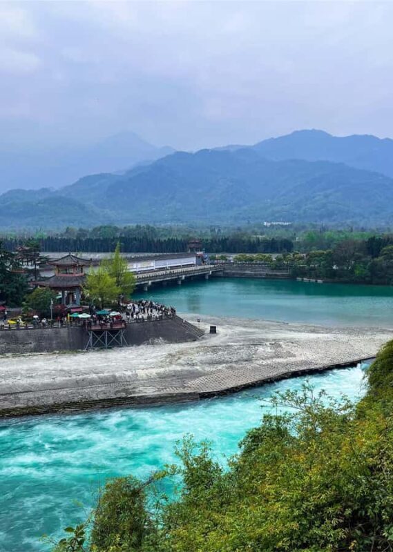 Chengdu: Qingcheng Mountain, Dujiangyan & Sichuan opera Tour - Exploring the Highlights in Detail