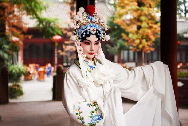 chengdu-sichuan-opera-show-covered-bowl-tea-massage
