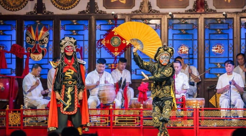 chengdu-sichuan-opera-show-covered-bowl-tea-massage