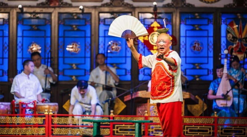 chengdu-sichuan-opera-show-covered-bowl-tea-massage