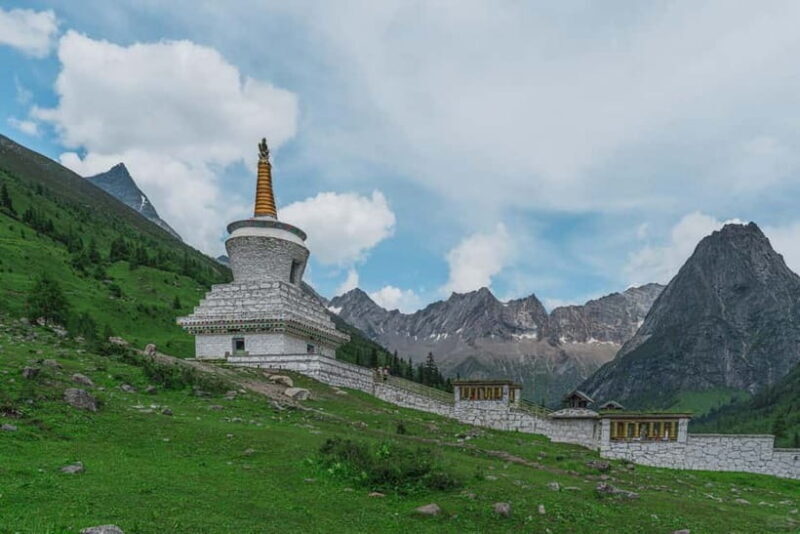 Chengdu: Siguniang Mountain Scenic Area Private Tour - Discovering the Siguniang Mountain Scenic Area