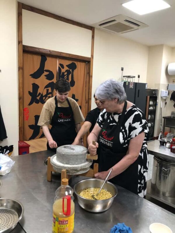 Chengdu: Tofu Cooking Class with Market Visit and Drinks - Key Points