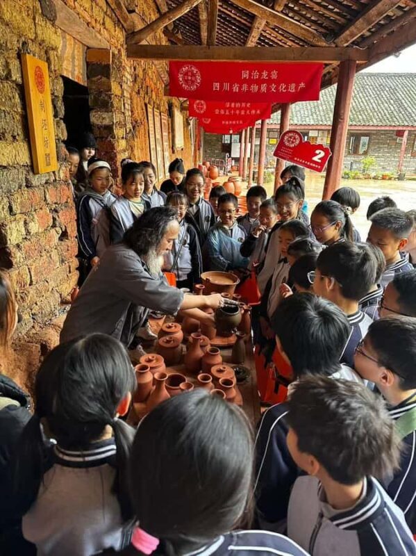 Chengdu: Traditional Pottery Class with Shuttle - Key Points