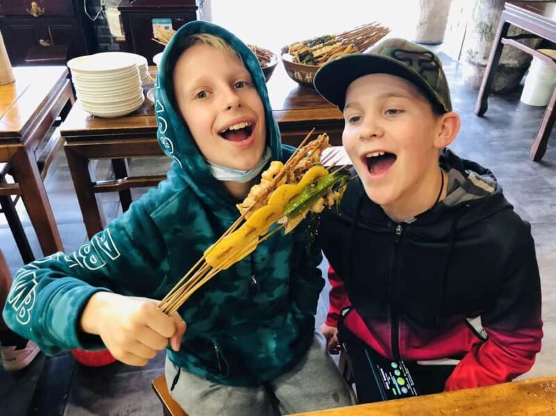 Chengdu's Hidden Bites: A Tuktuk Adventure - The Tuk-Tuk Experience: Nighttime Adventure on Wheels