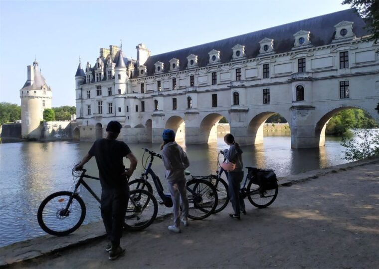 chenonceau-guided-ebike-ride-and-wine-cheese-picnic-lunch