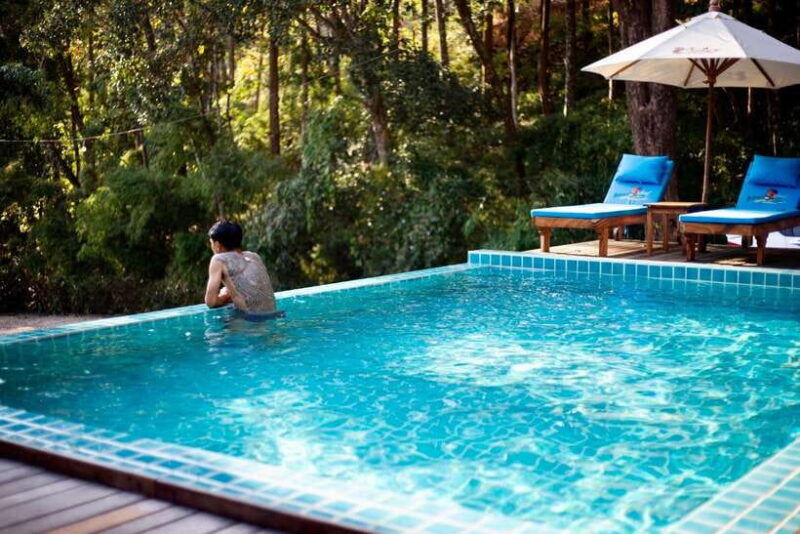 chiang-mai-2-day-adventure-trekking-tubing-waterfalls