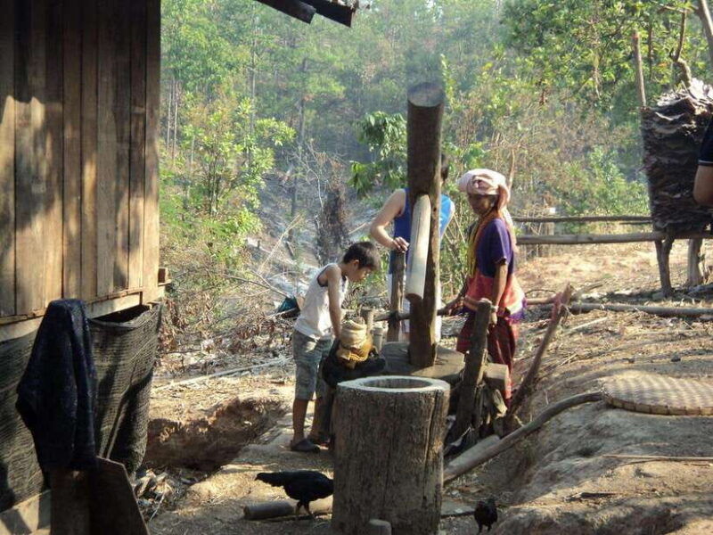 chiang-mai-2-days-trek-at-two-seasons-cliff