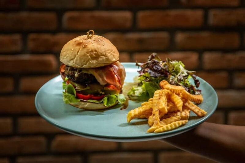 Chiang Mai: 4K Cafe by Cross Vibe Decem F&B Packages - Who Will Love This Experience?