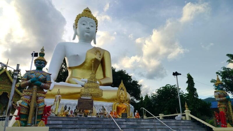 chiang-mai-bamboo-rafting-and-wat-phra-that-doi-kham