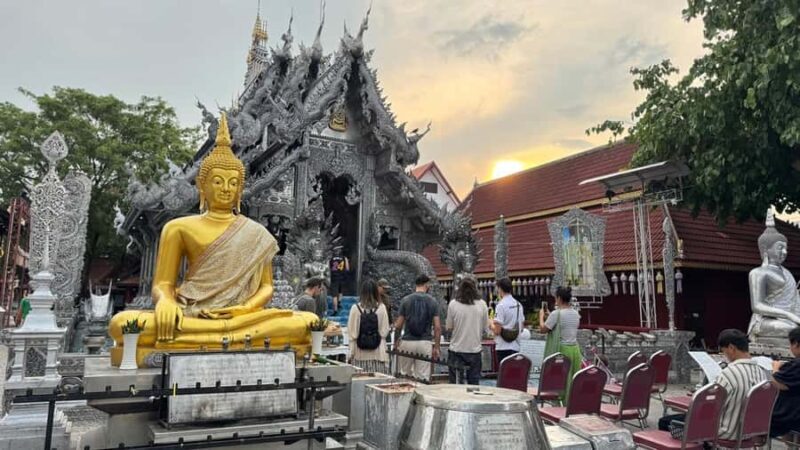 Chiang Mai: Boat Cruise, TukTuk & Songtaew Ride - FAQs