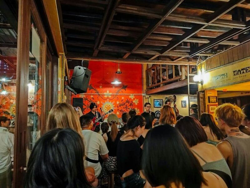 chiang-mai-chiang-mai-bar-hopping-guided-night-tour