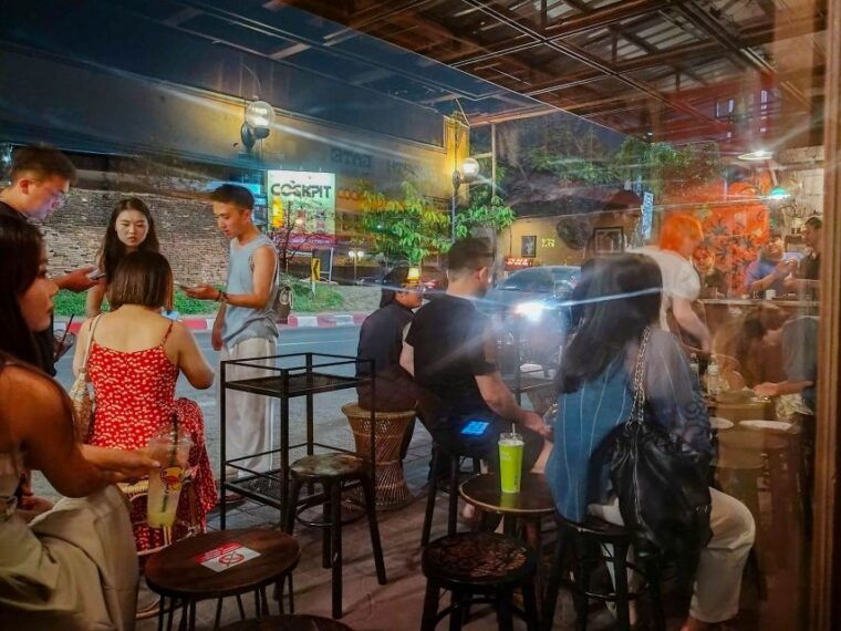 chiang-mai-chiang-mai-bar-hopping-guided-night-tour