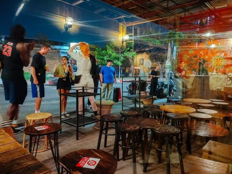chiang-mai-chiang-mai-bar-hopping-guided-night-tour