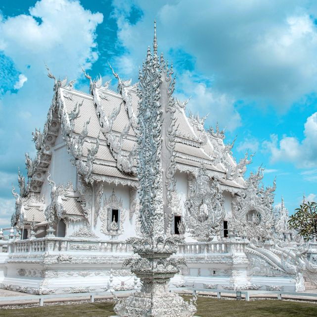 chiang-mai-chiang-rai-temples-black-house-discovery-tour
