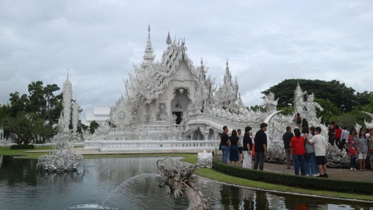 chiang-mai-chiang-rai-temples-black-house-discovery-tour