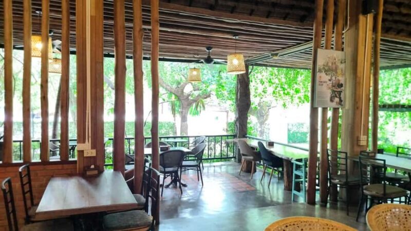 Chiang Mai: Chiang Rai White, Blue, and Red Temples Bus Tour - Real Experiences and Insights from Reviewers