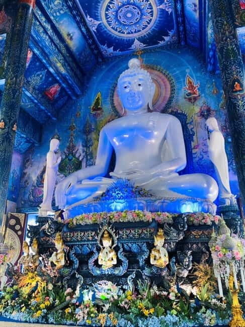 Chiang Mai: Chiang Rai White, Blue & Black Temples Day Tour - Lunch and Additional Considerations