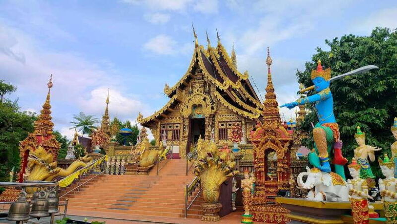chiang-mai-chiang-rai-white-temple-and-blue-temple-day-tour