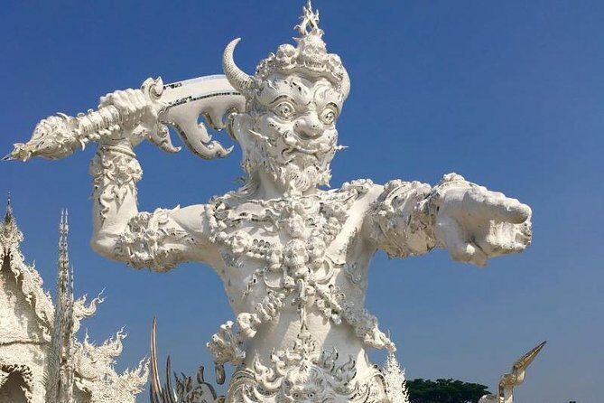 CHIANG MAI-CHIANG RAI: White+Blue Temple+Baan Dam+Golden Triangle - Long Day, But Packed with Highlights