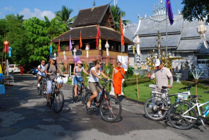 chiang-mai-city-culture-bicycle-ride