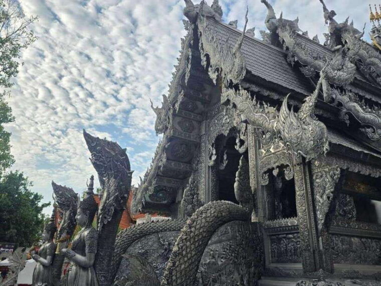 chiang-mai-city-tours-with-professional-driver