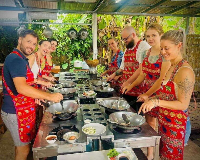 chiang-mai-cooking-class-market-and-thai-herbs-garden-tour