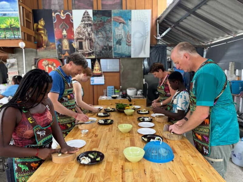 Chiang Mai: Cooking Class with Market and Pickup - Real Guest Experiences: What They Say