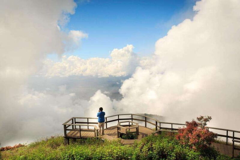 chiang-mai-doi-inthanon-national-park-waterfall-lunch