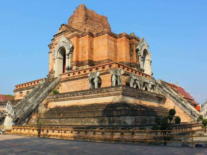 chiang-mai-doi-suthep-temple-and-old-city-walking-tour