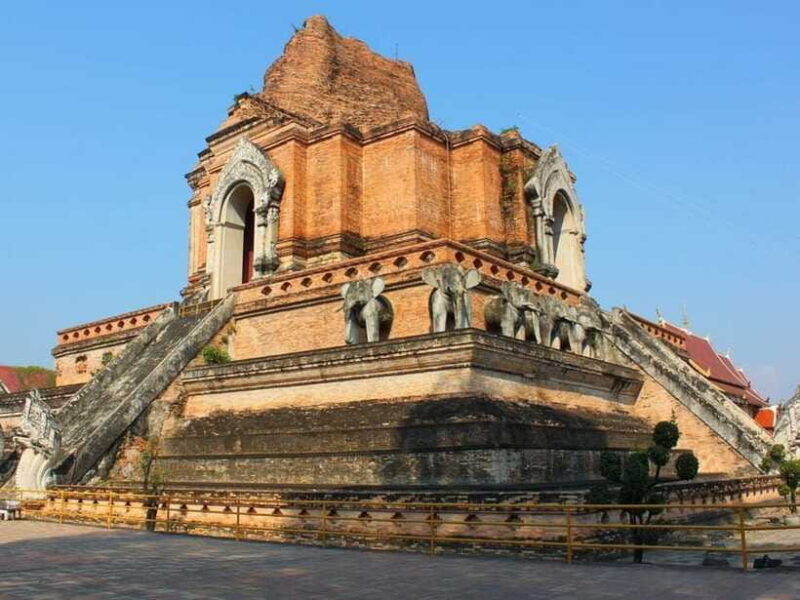chiang-mai-doi-suthep-temple-and-old-city-walking-tour