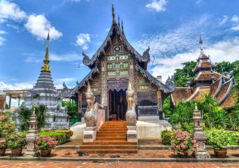chiang-mai-doi-suthep-temple-and-old-city-walking-tour
