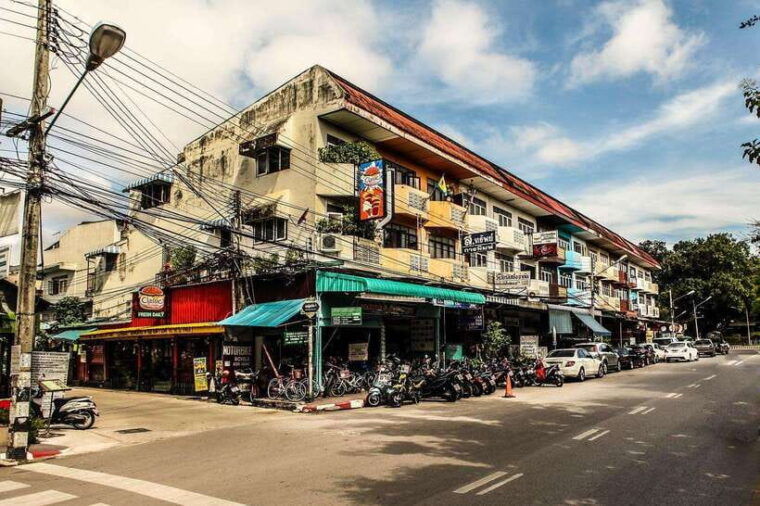 chiang-mai-doi-suthep-temple-and-old-city-walking-tour
