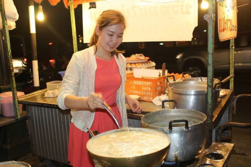 chiang-mai-evening-local-street-food-market-tour