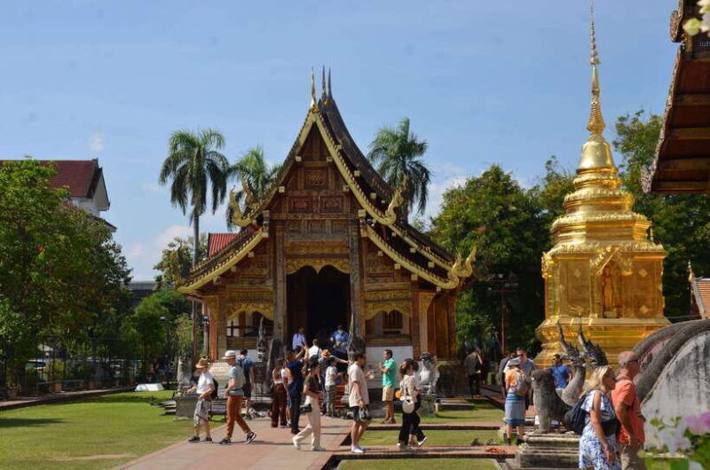 chiang-mai-historic-temples-and-city-guided-walking-tour