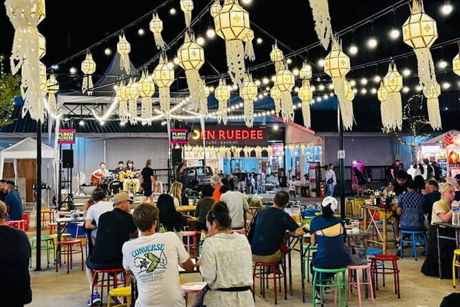 Chiang Mai Ladyboy Cabaret Show with Dinner and Drinks - What to Expect from This Tour