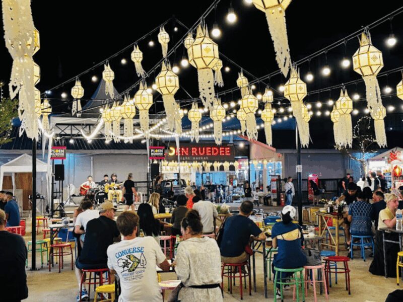 Chiang Mai: Ladyboy Cabaret  Stories, Dinner and Sparkle - Who Should Consider This Experience?