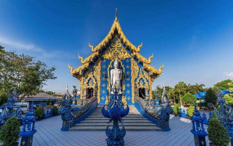 chiang-mai-lalita-cafe-white-blue-big-buddha-temples