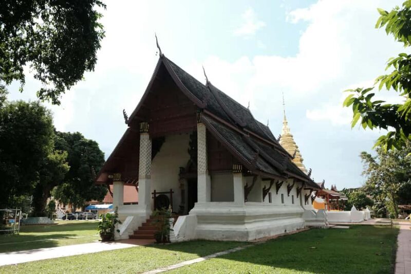 Chiang Mai Light: Tuk Tuk Night Tour with Temples & Markets - Final Thoughts