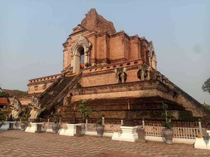 chiang-mai-old-city-local-market-local-food-tour