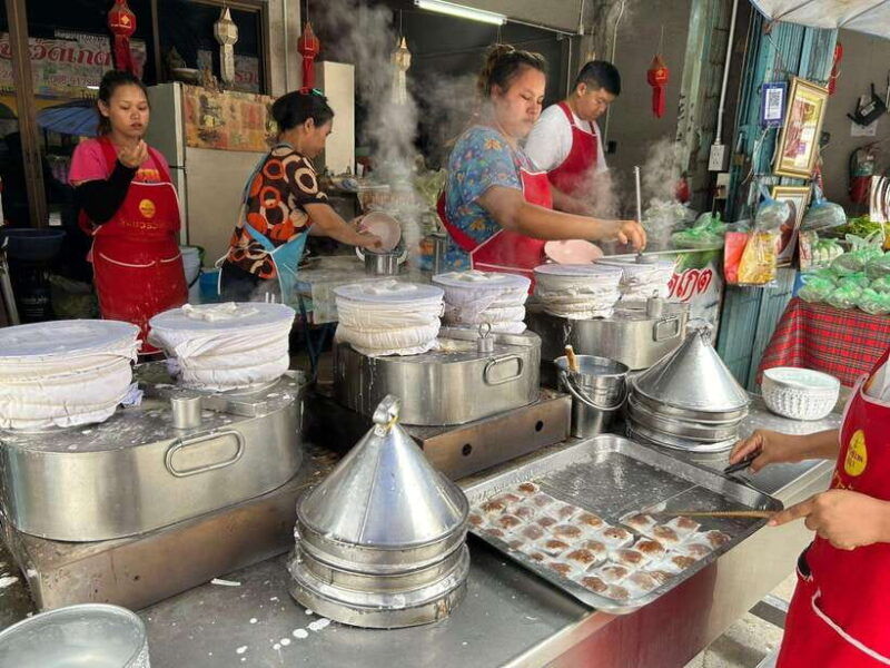 chiang-mai-old-city-local-market-local-food-tour