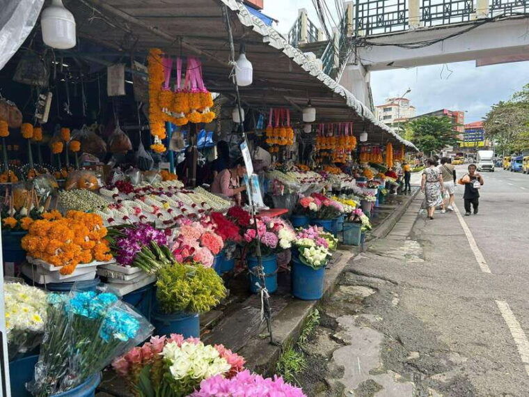 chiang-mai-old-city-local-market-local-food-tour
