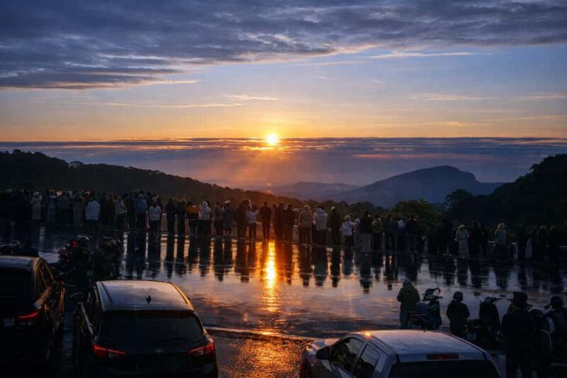 Chiang Mai: Private Sunrise Doi Inthanon Trek & Hidden Falls - Standing at the Peak of Siam